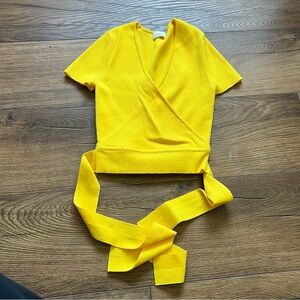 Aritzia Wilfred Yellow Knit Short Sleeve Tie Shirt